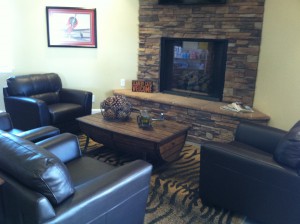 Lounge Room Yanks RV Resort Greenfield CA